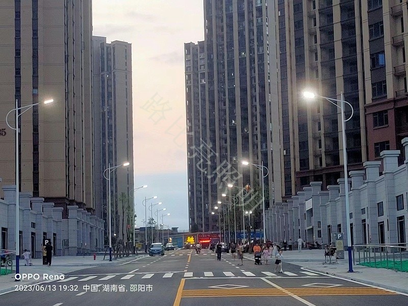 湖南隆回县霞飞路LED路灯